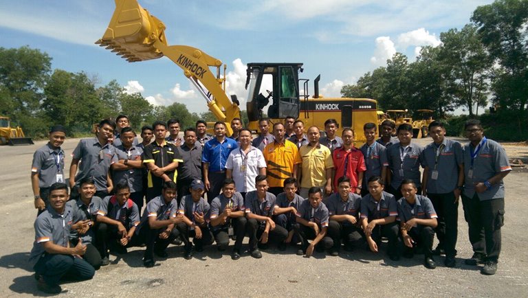 Kinhock Traktor (M) Sdn Bhd sponsored one unit of excavator's engine to Institut Kemahiran Tinggi Belia Negara Chembong.