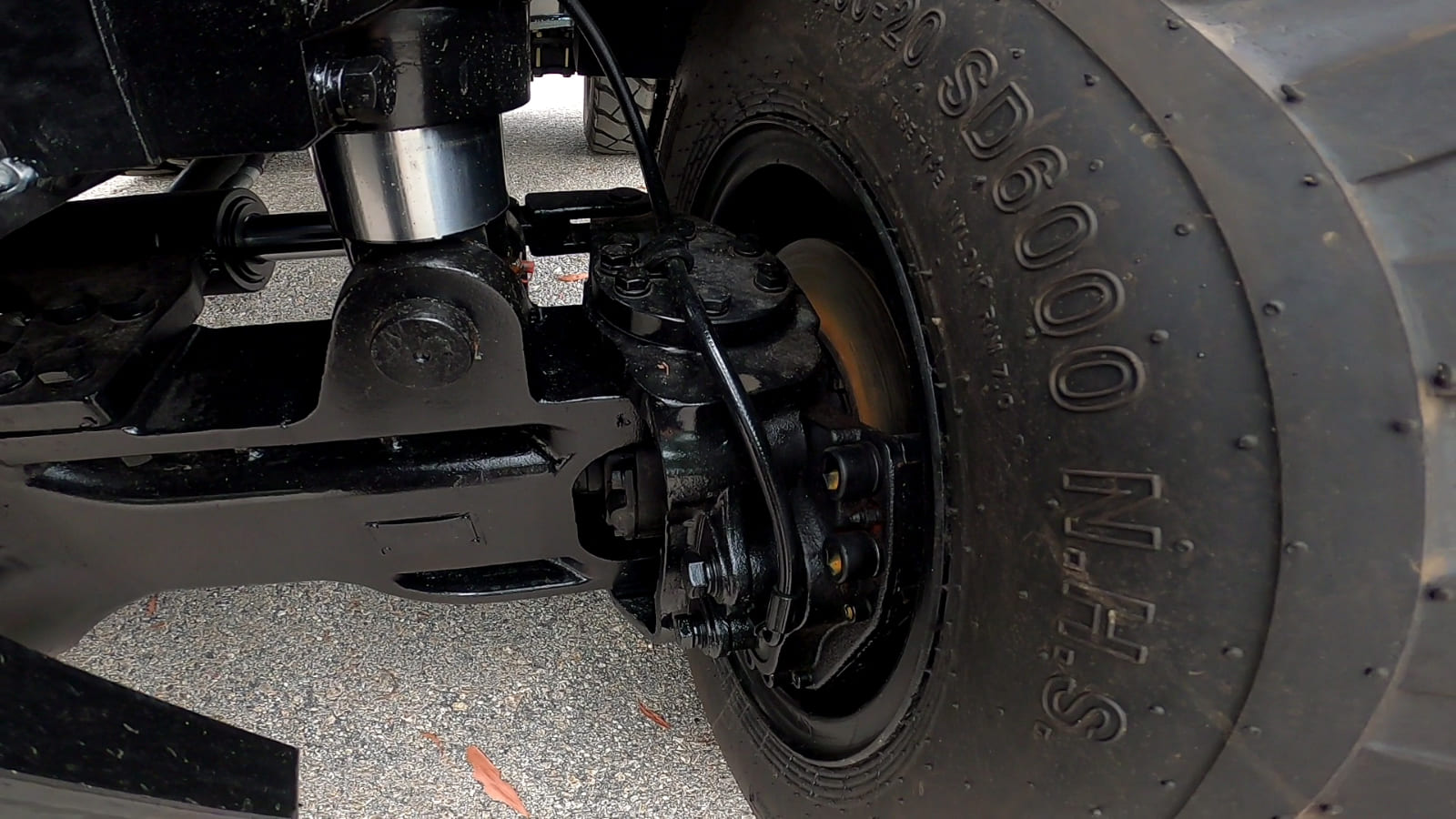 JGM912LN wheel excavator safer braking system